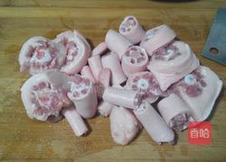 红烧猪尾巴的做法图解1