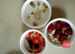 石斛排骨猪肺汤的做法图解1