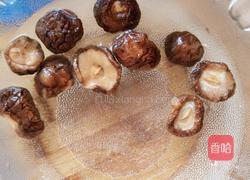 香菇焖鸡的做法图解3