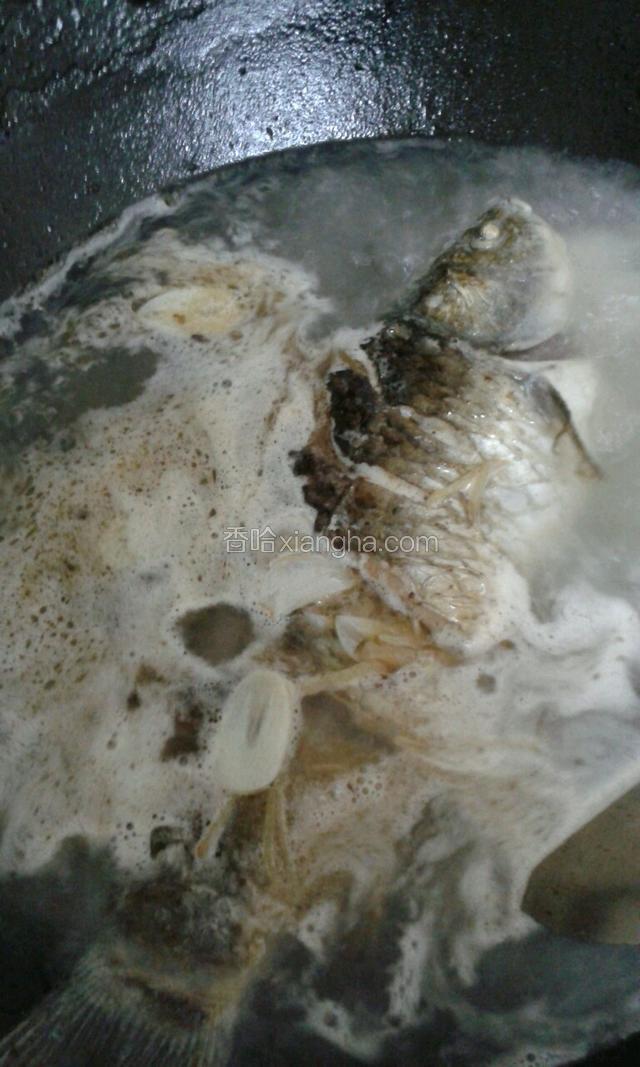 煮的过程中要将白沫撇掉