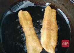 炸油条的做法图解6