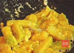 蛋黄南瓜的做法图解6