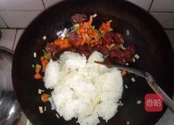腊肠炒饭的做法图解5