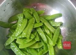 肉末炒扁豆的做法图解1