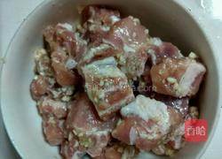 蒜香排骨的做法图解2