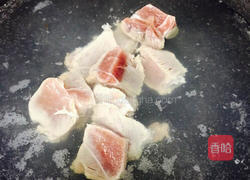 党参瘦肉汤的做法图解3