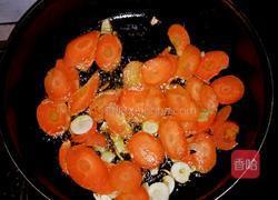 肉燕炖粉条的做法图解3