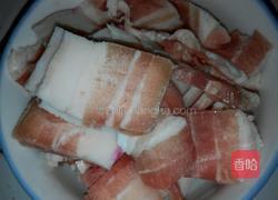 洋葱香菇炒肉片的做法图解1