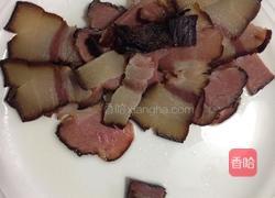 腊肉炒有机花菜的做法图解2