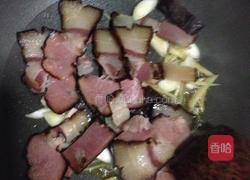 腊肉炒有机花菜的做法图解3