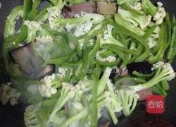 腊肉炒有机花菜的做法图解4