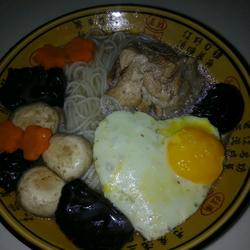 鲜味骨头汤粉干面的做法[图]