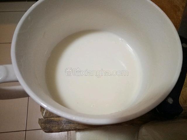 生粉加适量清水调匀备用