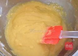 奶油裱花蛋糕8寸戚风蛋糕的做法图解2