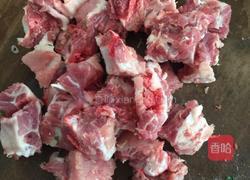 鞕花炖仔排的做法图解3