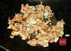 肉片双椒烧口蘑的做法图解3