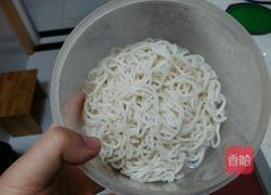 葱油拌面的做法图解1