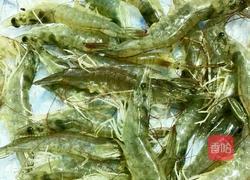 葱香椒盐对虾的做法图解1