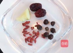枣圆杞子蒸滑鸡的做法图解2