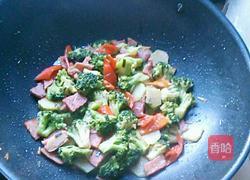 火腿炒西兰花的做法图解9
