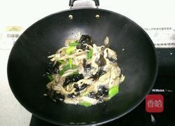 木耳炒平菇的做法图解6