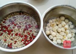 薏米红豆莲子山药粥的做法图解1