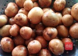 酱油小土豆的做法图解1