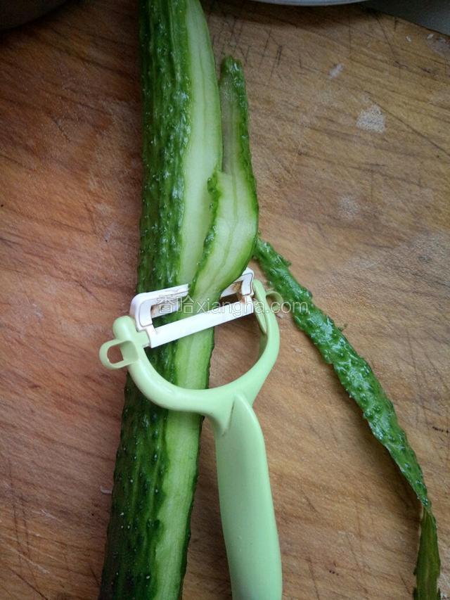 在同一个位置,再竖着片下一条