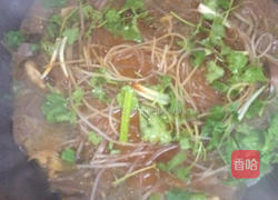 酸菜炖鸭血的做法图解7