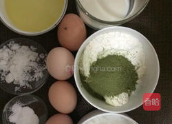 抹茶戚风蛋糕的做法图解1