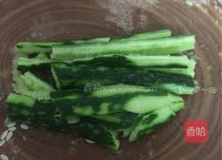 凉拌黄瓜腐竹的做法图解2