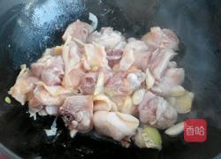 香菇炖鸡腿的做法图解3