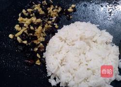 姜葱榄角炒蛋饭的做法图解4