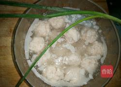 茄汁溜肉丸的做法图解1