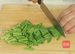 有荤有素的煎饼的做法图解1