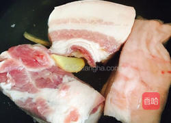 红烧扣肉的做法图解1