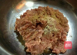 牛肉韭黄酸汤水饺的做法图解3