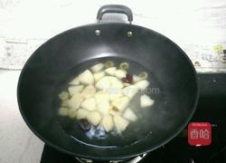 雪梨红枣菊花茶的做法图解6