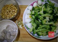 虾仁炒西兰花的做法图解1