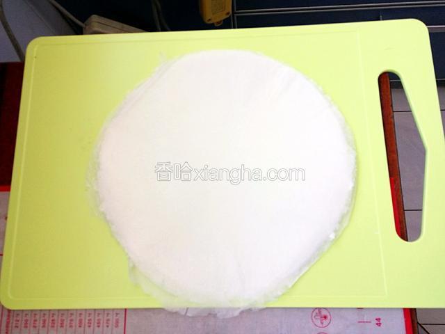 在备上几张高粱饴食用纸防粘