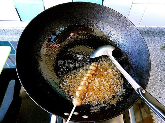 糖变少用勺子舀糖浇上即可