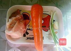 肉丁炒胡萝卜的做法图解1