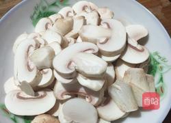 西兰花蘑菇的做法图解2