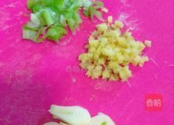 黄瓜片炒鸡蛋的做法图解1