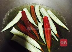 蒜蓉白灼秋葵的做法图解3
