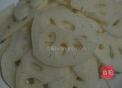 麻辣藕片的做法图解1