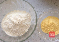 玉米豆沙饼的做法图解1