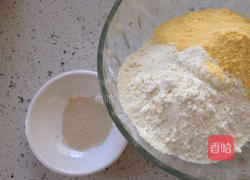 玉米豆沙饼的做法图解2