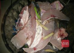 酒香爆腌鱼的做法图解1