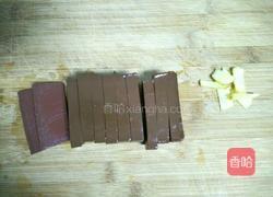 鸭血粉丝汤的做法图解2